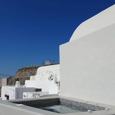 Cycladic House In Finikia Oia (Santorini)