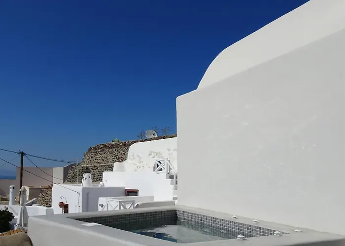 Cycladic House In Finikia 이아