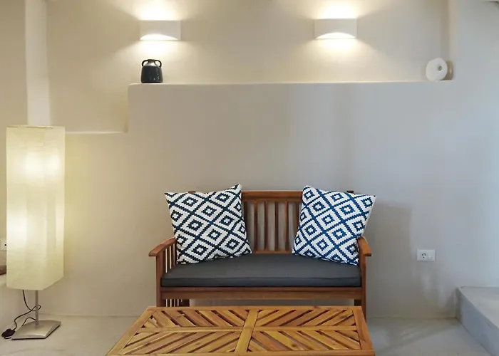 펜션 Cycladic House In Finikia *